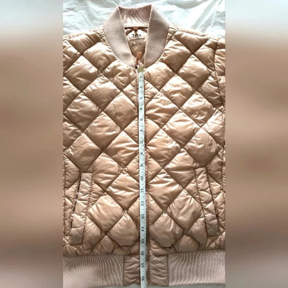 Aritzia TNA League Bomber Jacket Pink Champagne Rose Quilted Down Puffer Sz L - Picture 9 of 11